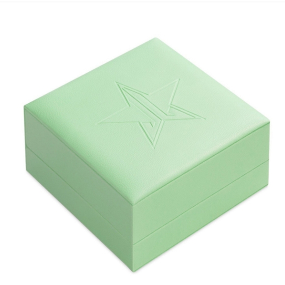 Jeffree Star Hightlighter in Cold Hard Cash - Picture 10 of 11